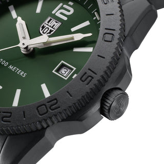 Pacific Diver: Black Steel 3120 Series